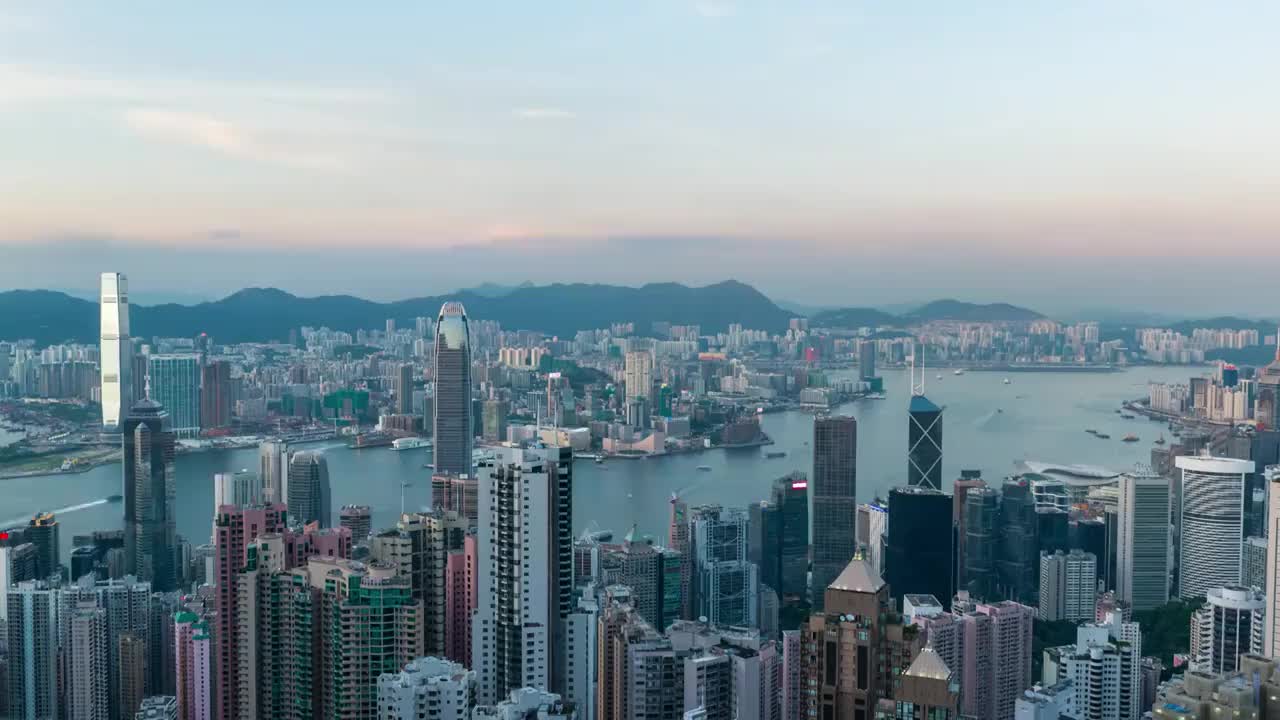 延时拍摄香港维多利亚港黄昏转夜晚风光视频下载