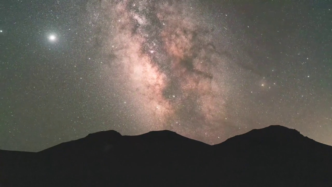 海西塞什腾山银河延时视频素材