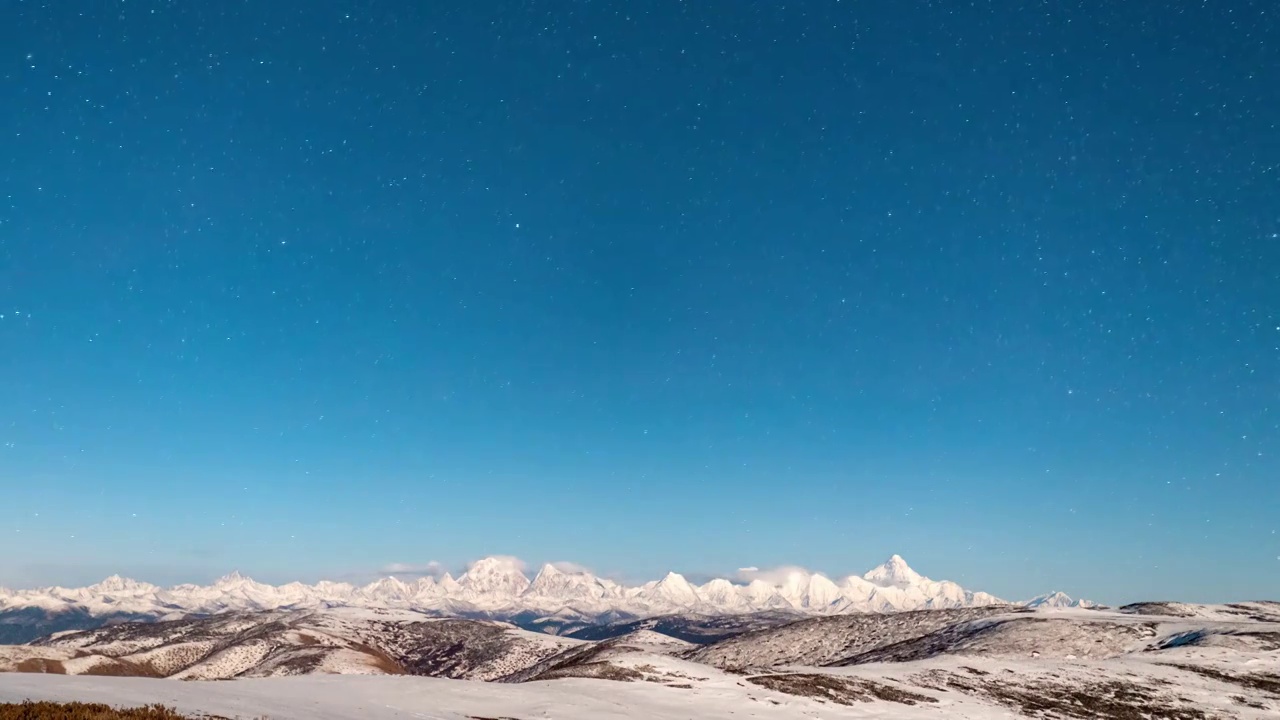 川西雪山的星空4K延时视频素材
