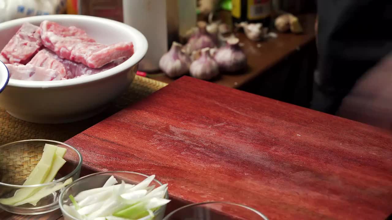 中国东北地方特色名菜-大丰收制作过程视频素材