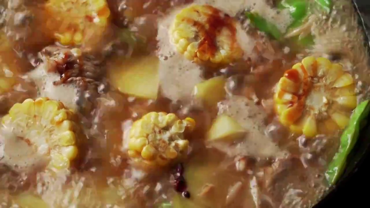 中国东北地方特色名菜-大丰收制作过程视频素材