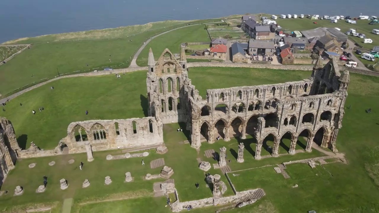 航拍英国著名建筑惠比特大教堂吸血鬼之乡视频素材