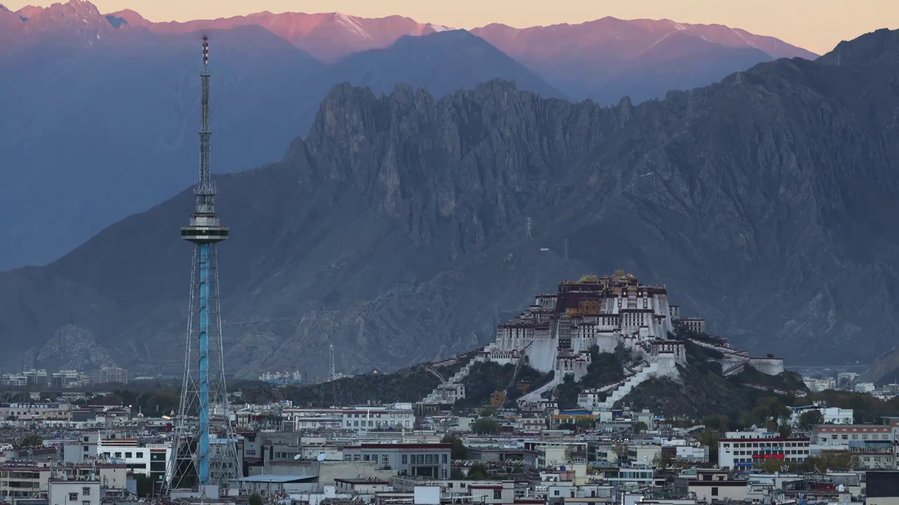西藏拉萨布达拉宫日出延时视频素材