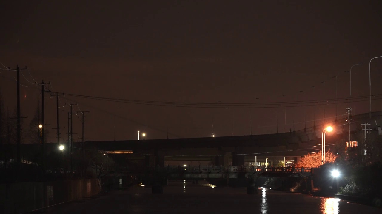 夜晚正在降落的飞机4k视频视频素材