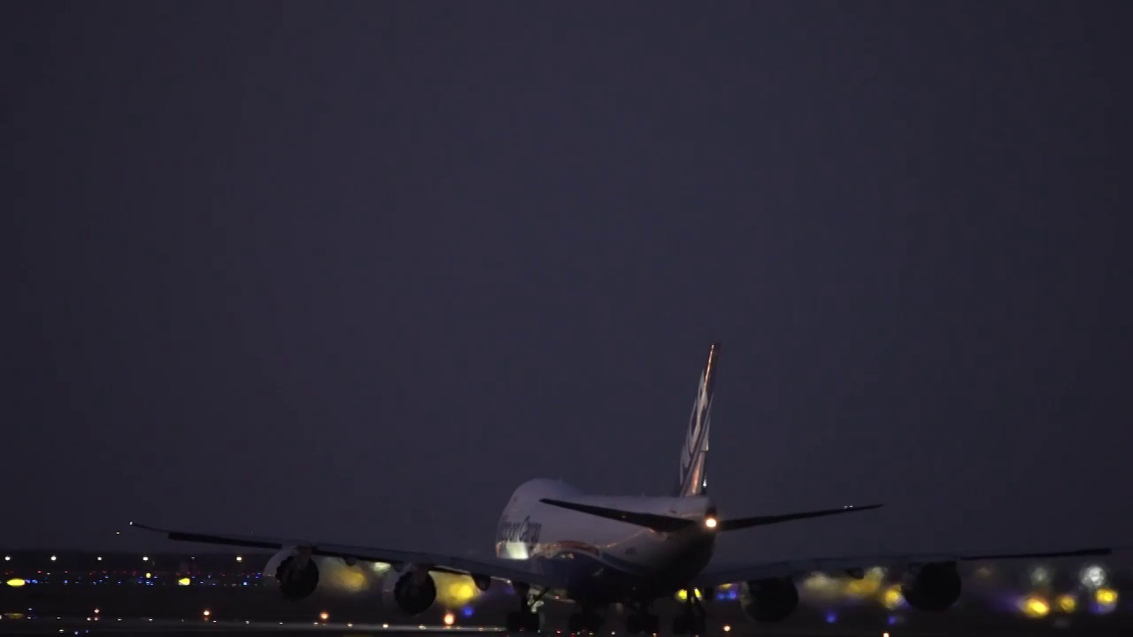 滑行的飞机4k视频视频素材