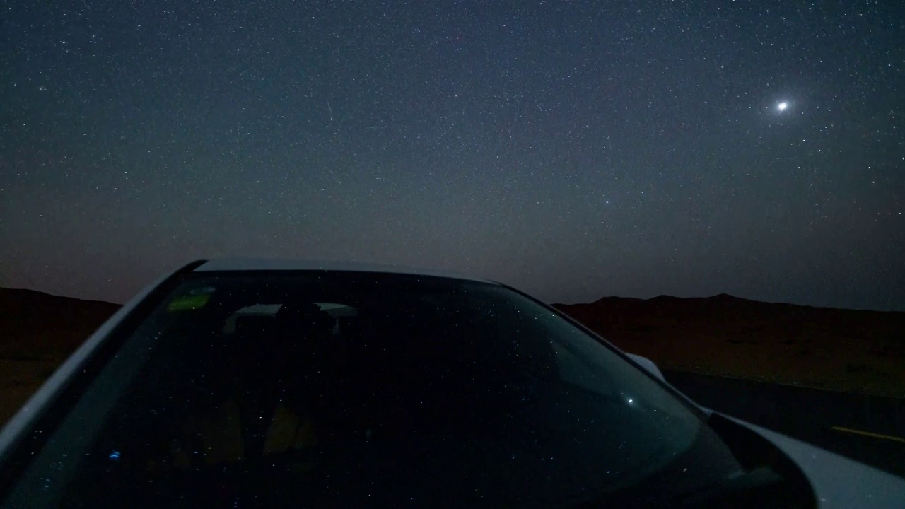 汽车反射的星空8k延时视频素材