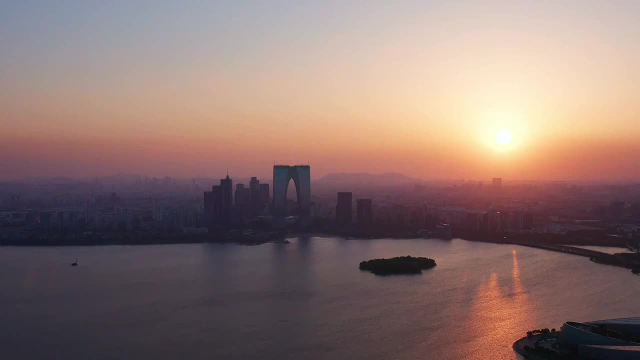苏州园区金鸡湖傍晚城市风景视频素材