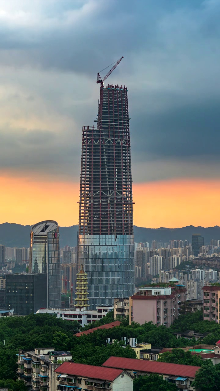 重庆在建陆海国际高楼黄昏延迟视频下载