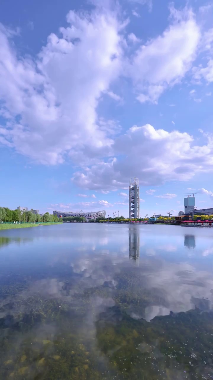 城市延时：奥林匹克公园蓝天流云视频下载