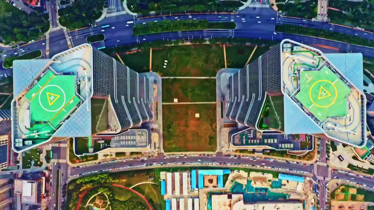 郑州东站绿地双子塔航拍视频素材