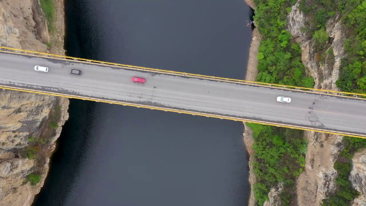 航拍落脚河大桥（十）视频素材