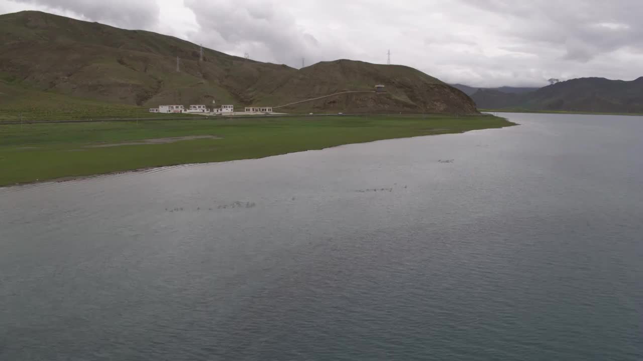 西藏羊卓雍措湿地航拍视频下载
