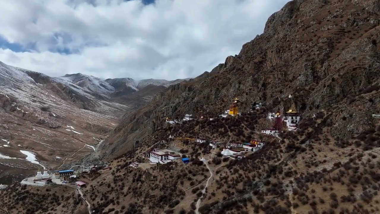 航拍西藏拉萨达孜扎叶巴寺视频下载