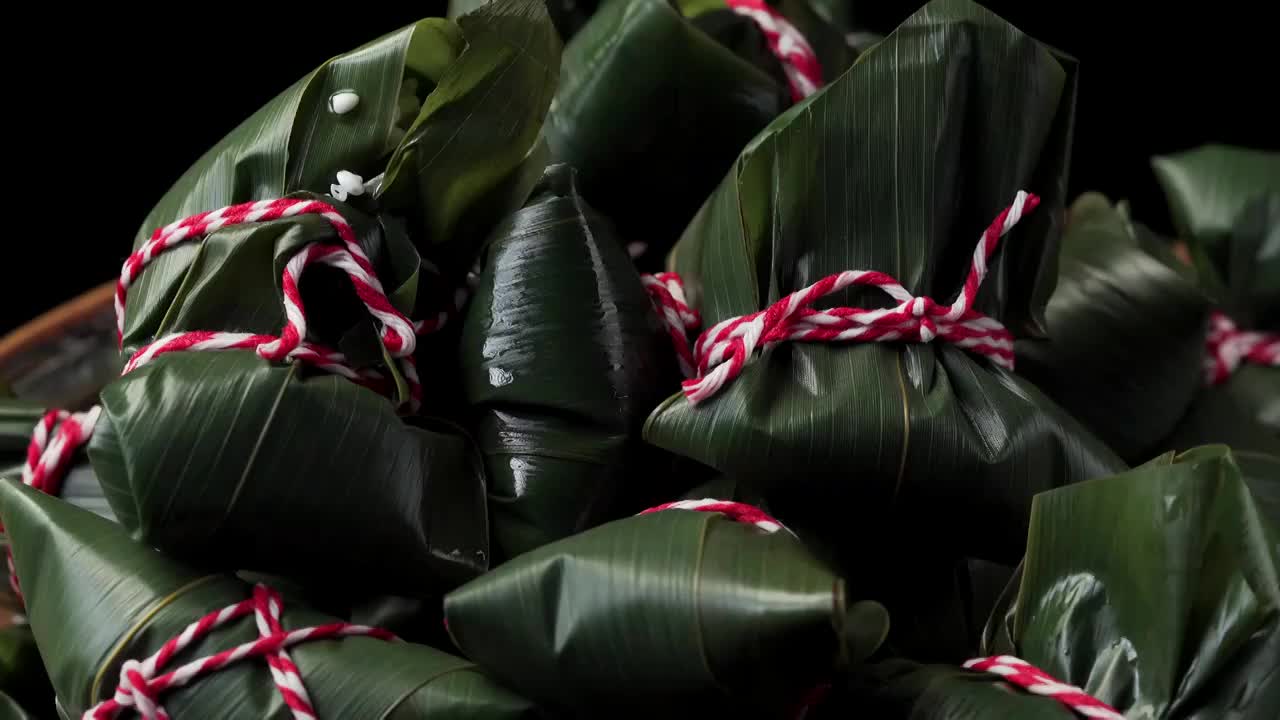 制作中国传统节日端午节特色食品粽子视频下载
