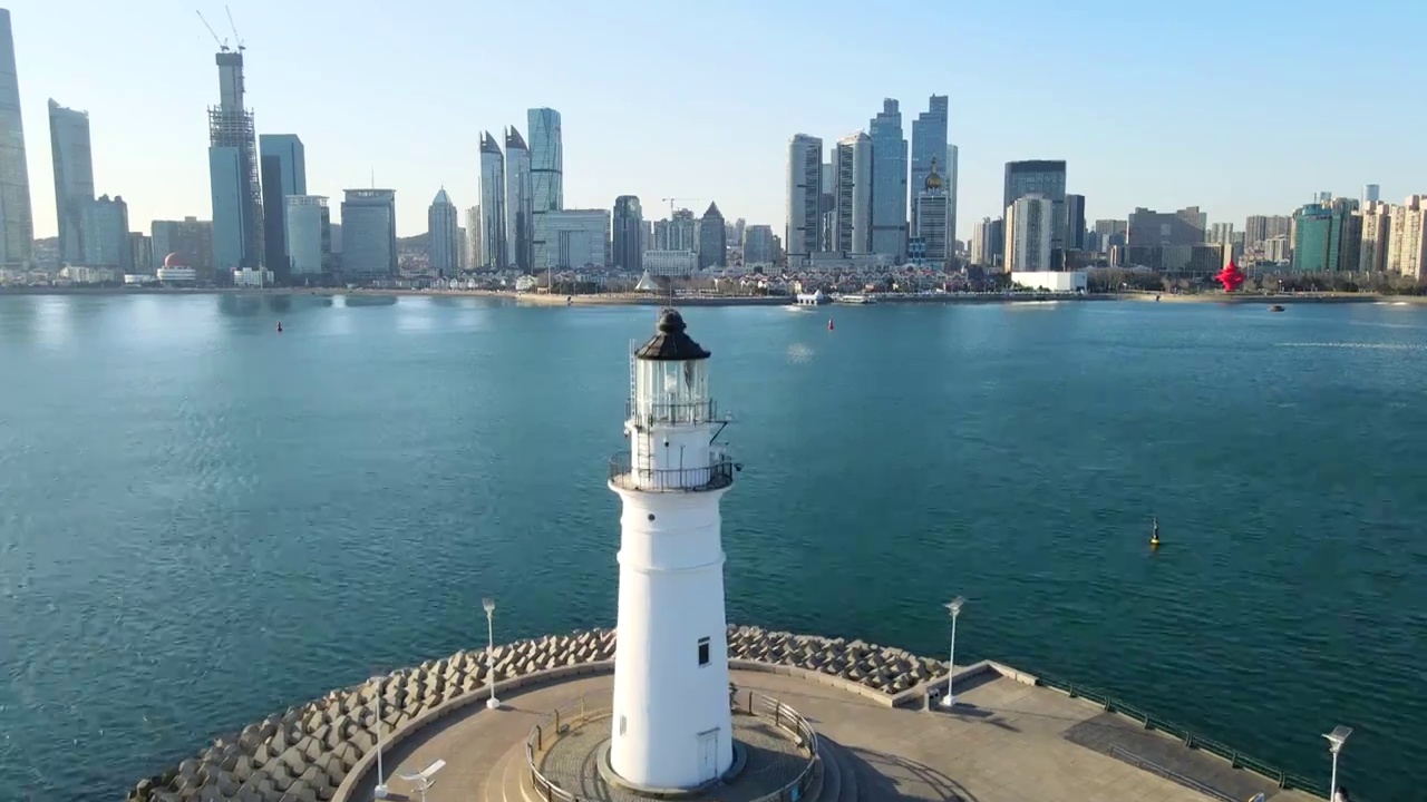 航拍青岛城市海岸线奥帆中心现代办公楼视频素材