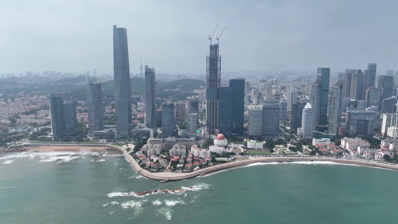 航拍山东青岛滨海城市建筑风光视频素材
