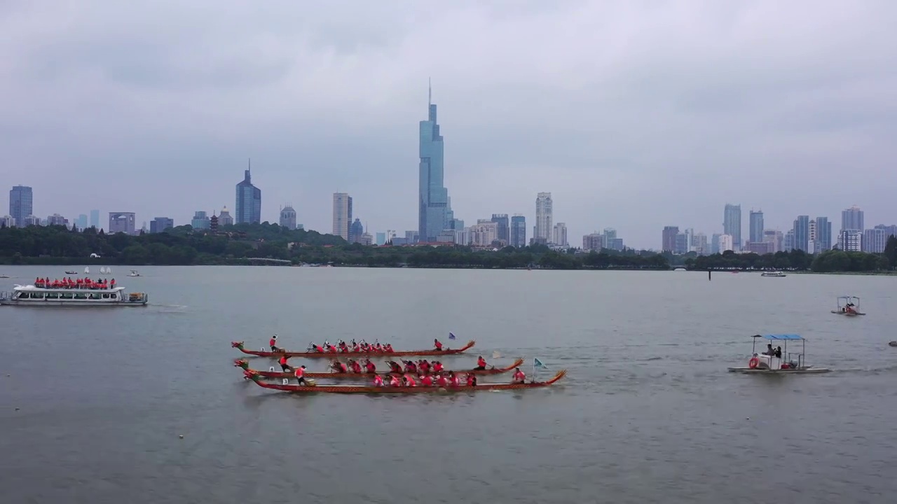 江苏南京玄武湖端午龙舟赛，划龙舟比赛航拍视频视频素材
