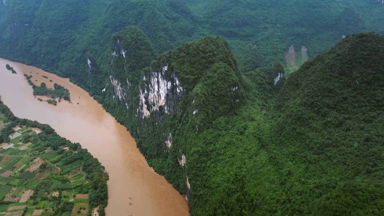 六月雨季的桂林漓江山水视频素材