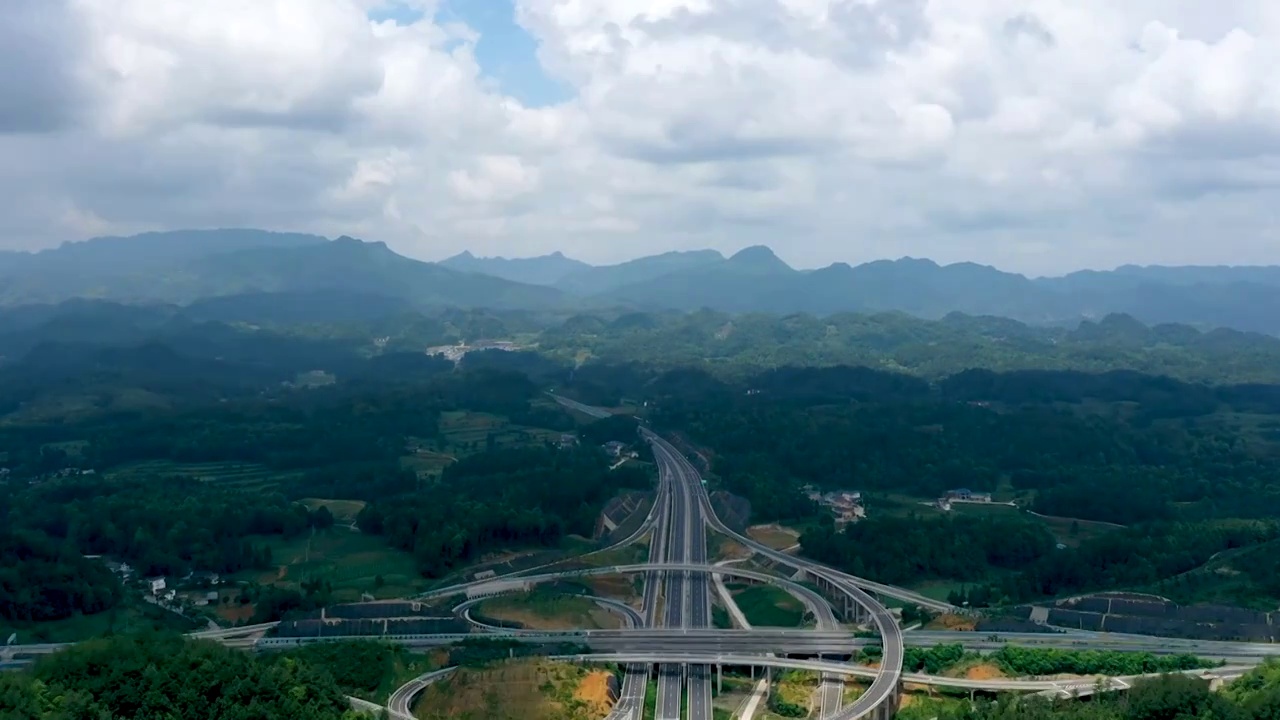 贵州高速公路互通式立交桥视频素材