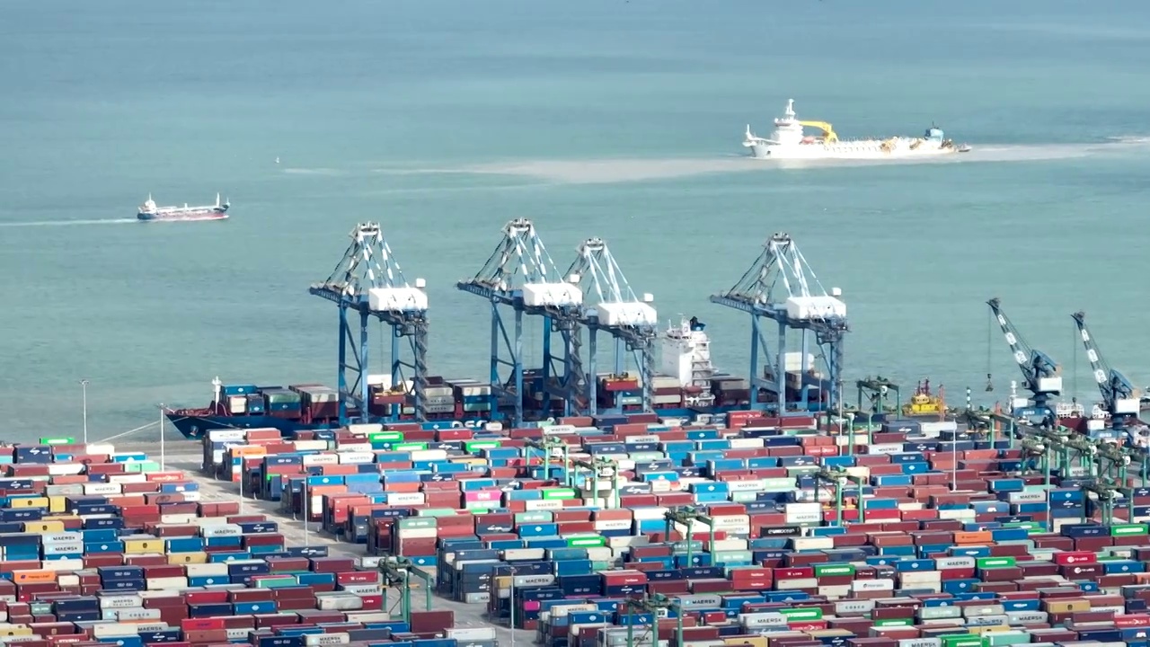 航拍广州南沙港码头货运视频素材