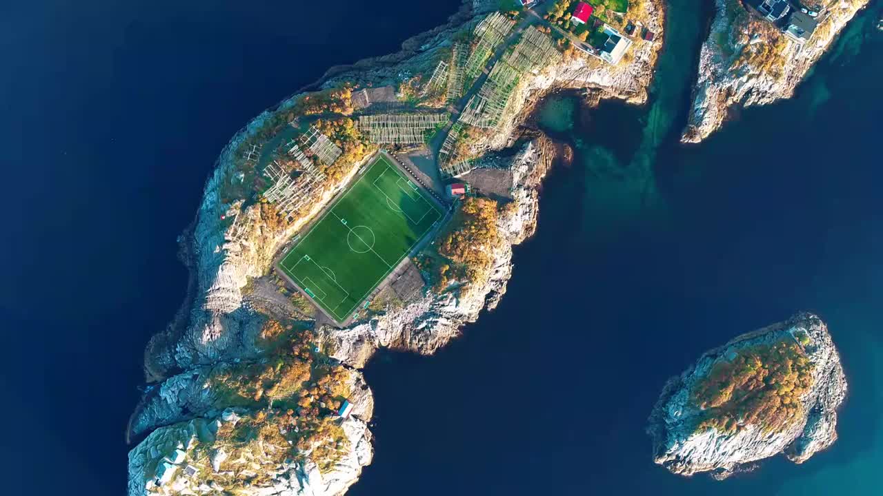 挪威罗弗敦群岛足球场航拍视频下载