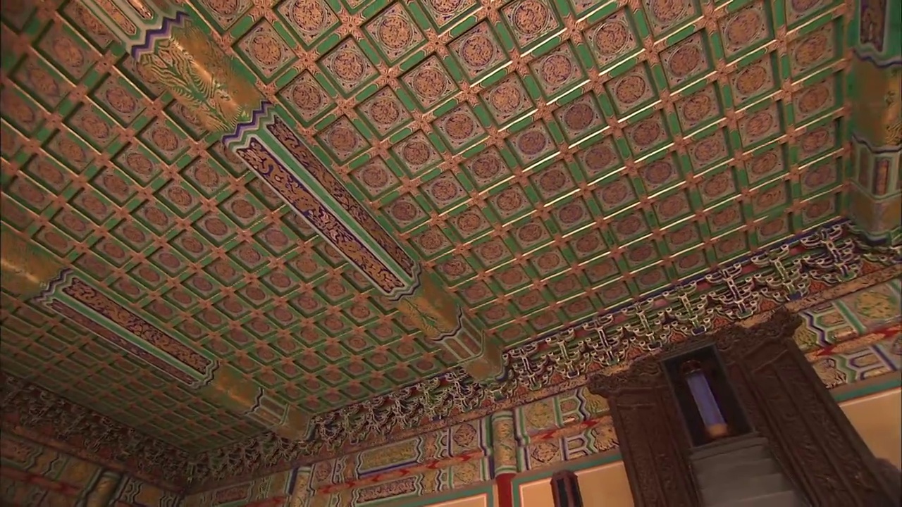 北京天坛皇乾殿内殿顶滑轨镜头视频素材