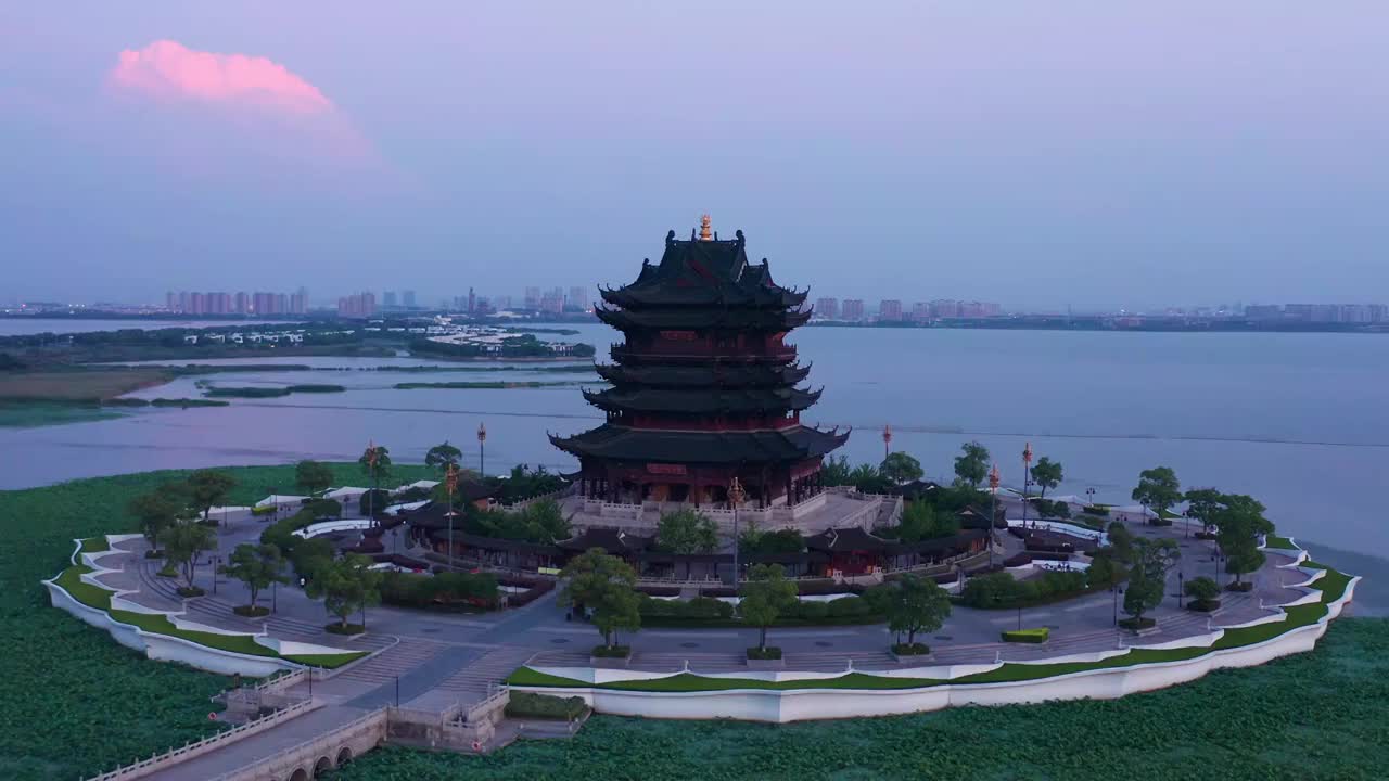 苏州园区阳澄湖重元寺风景航拍视频素材