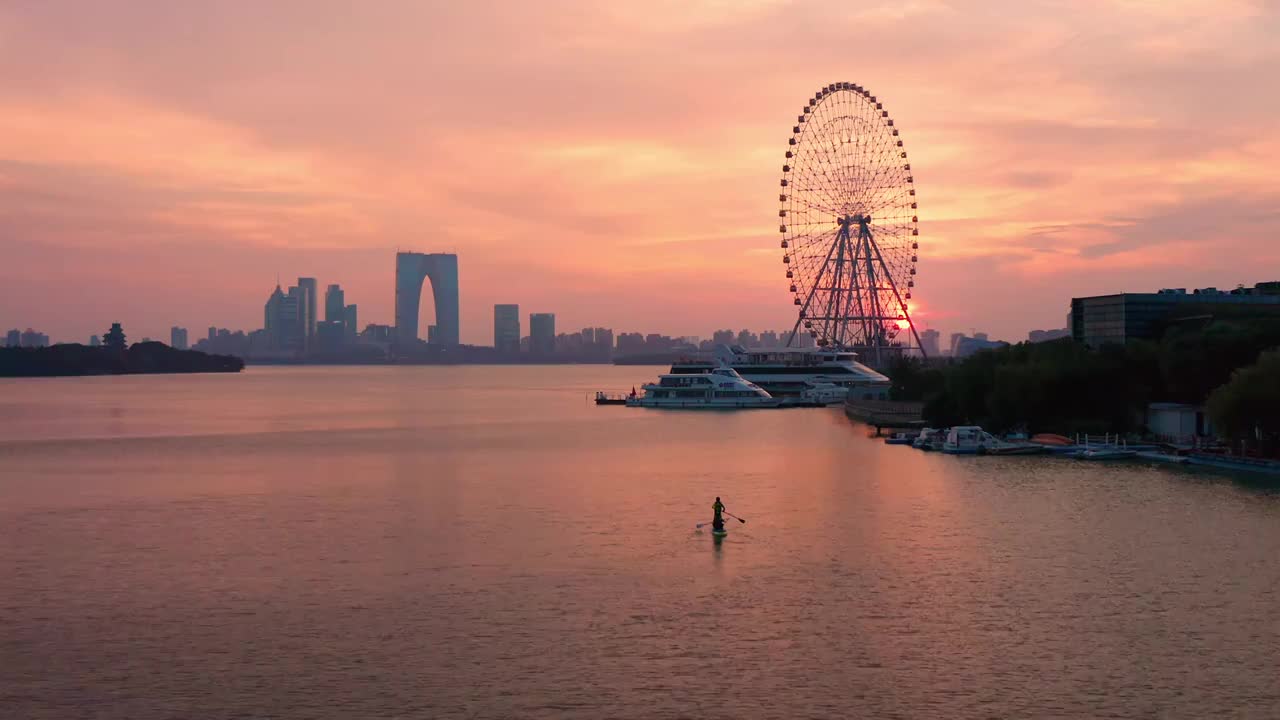 苏州园区金鸡湖的日落航拍视频素材