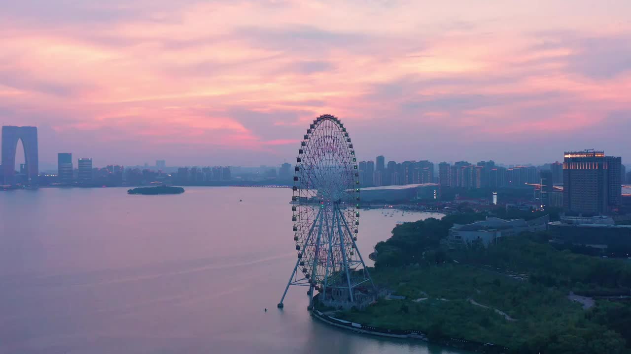 苏州园区金鸡湖的日落航拍视频素材