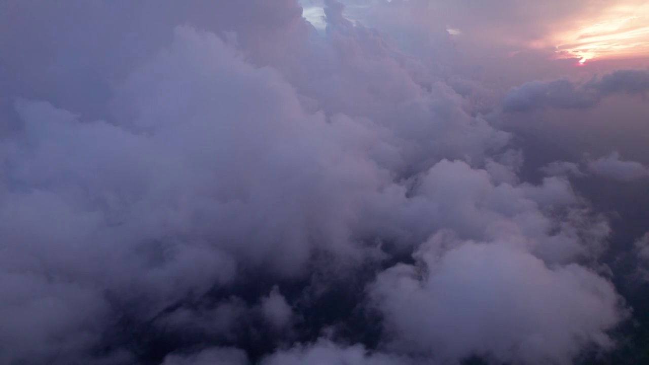 穿云到云层之上日落夕阳视频素材