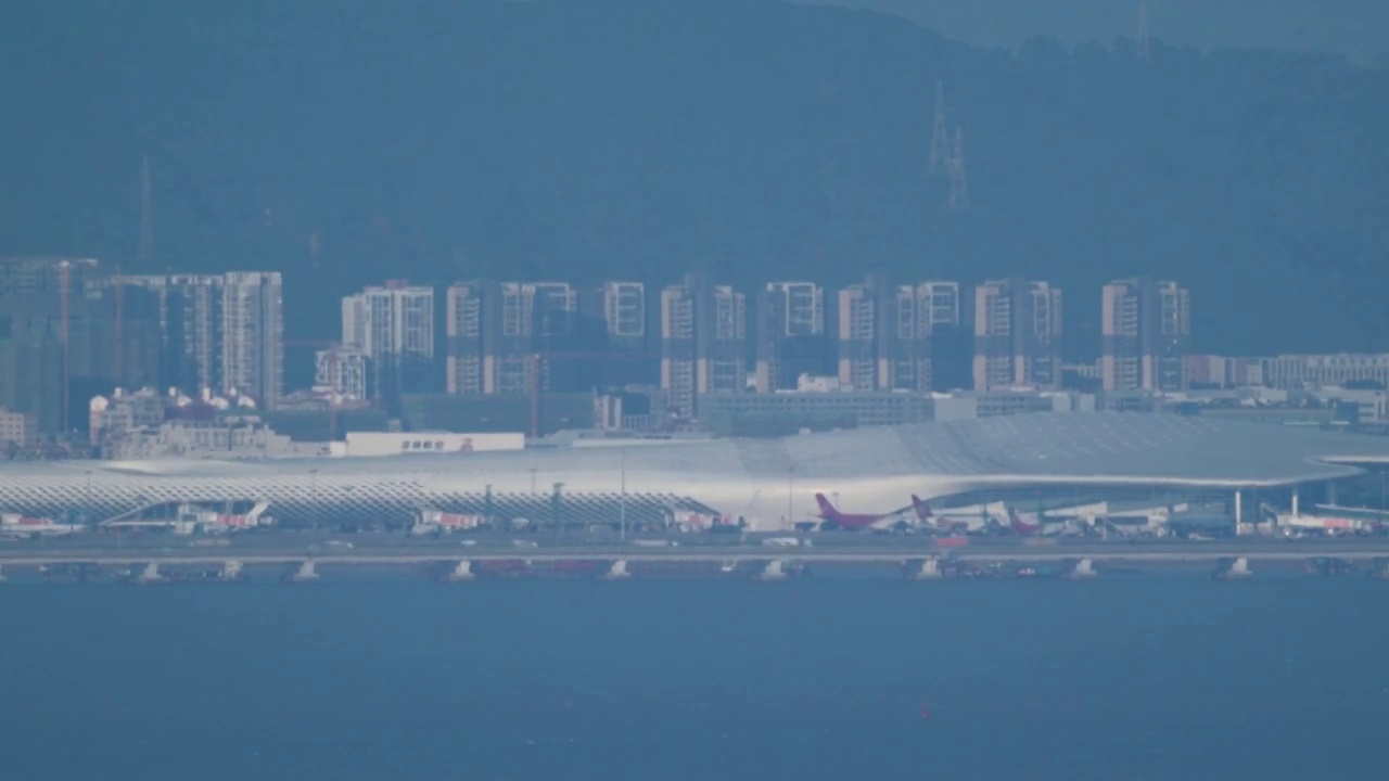 深圳机场飞机繁忙起落视频素材