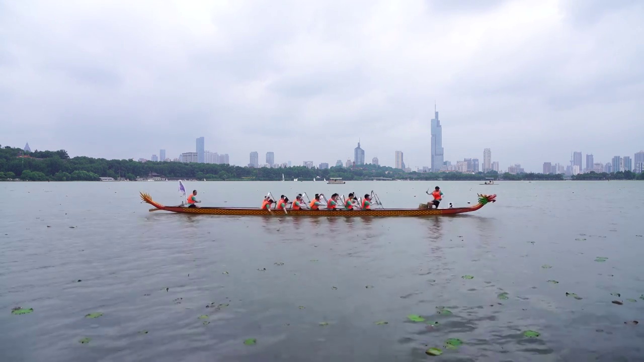 江苏南京玄武湖端午龙舟赛，端午划龙舟比赛视频下载