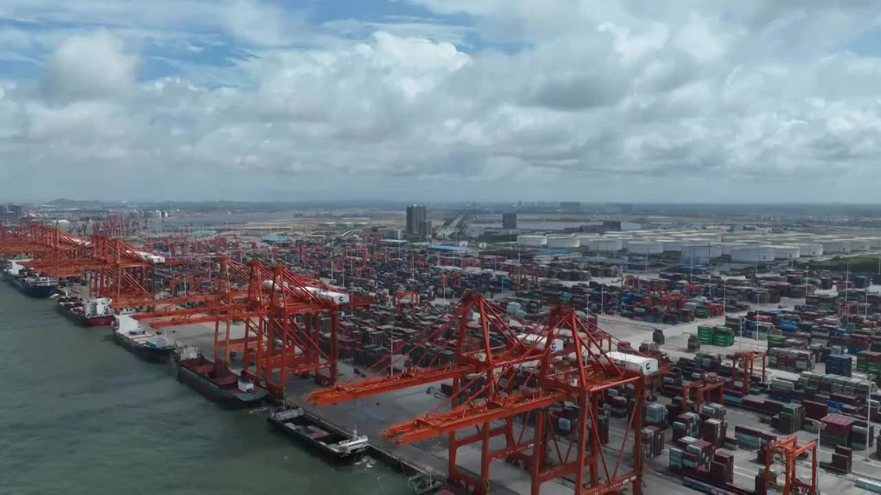 钦州保税港集装箱码头航拍延时视频素材