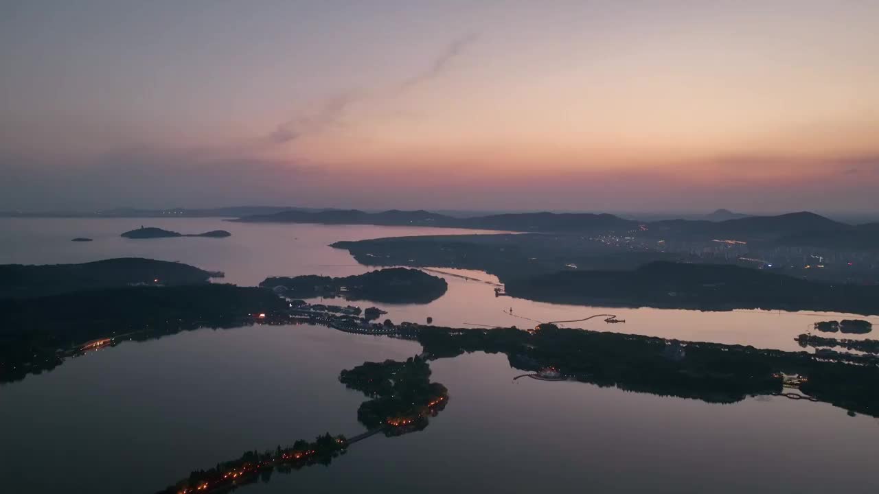无锡太湖黄昏，蠡湖百米高喷视频素材
