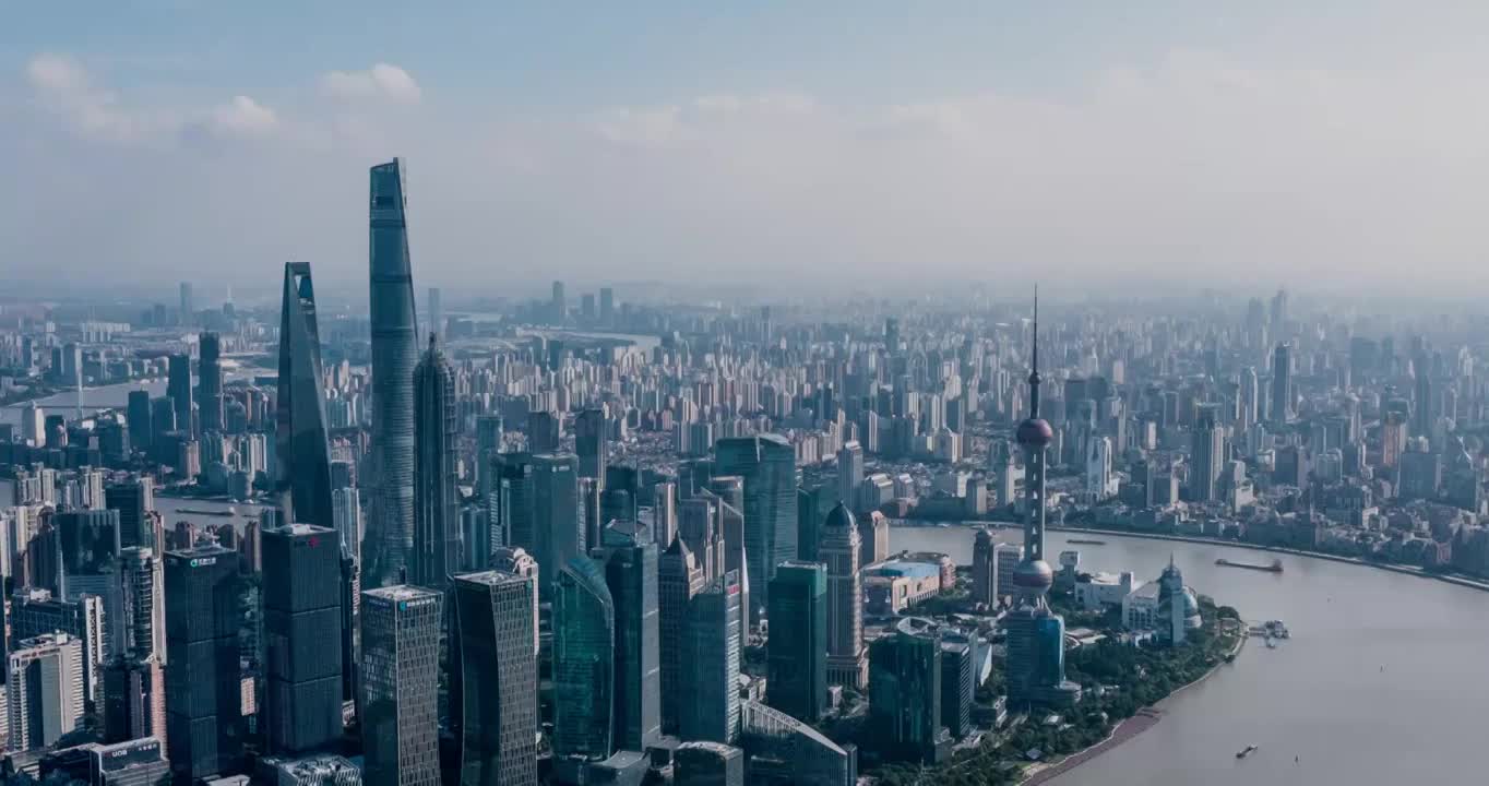航拍上海城市天际线，陆家嘴全景视频下载