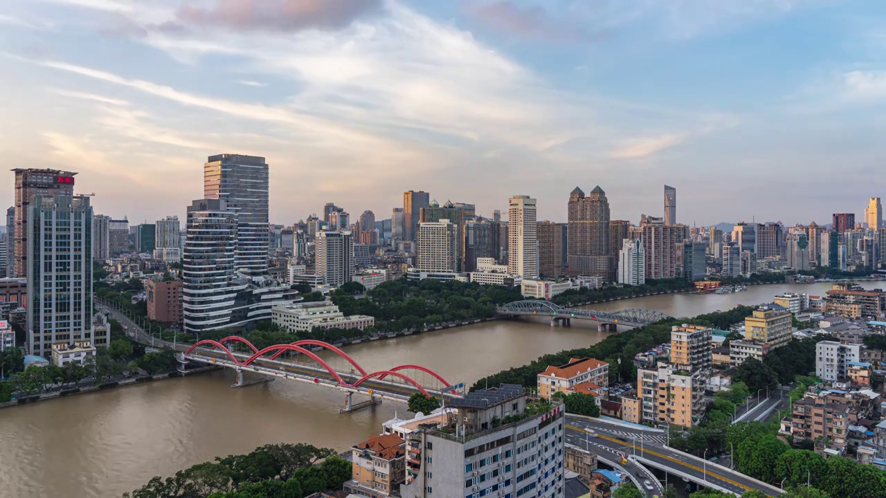 广州解放桥和珠江两岸建筑群天际线延时摄影视频素材