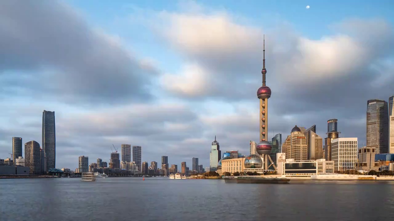 上海东方明珠电视塔与北外滩风景线视频下载