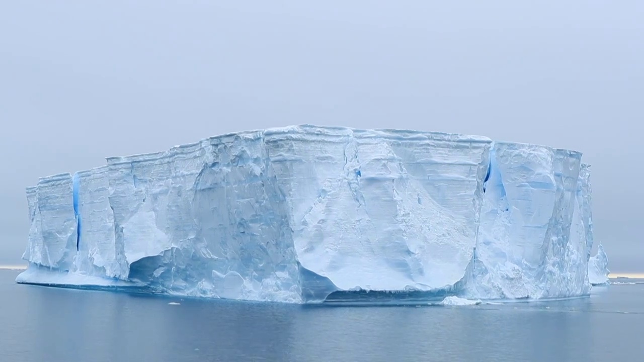 南极桌状冰山视频素材