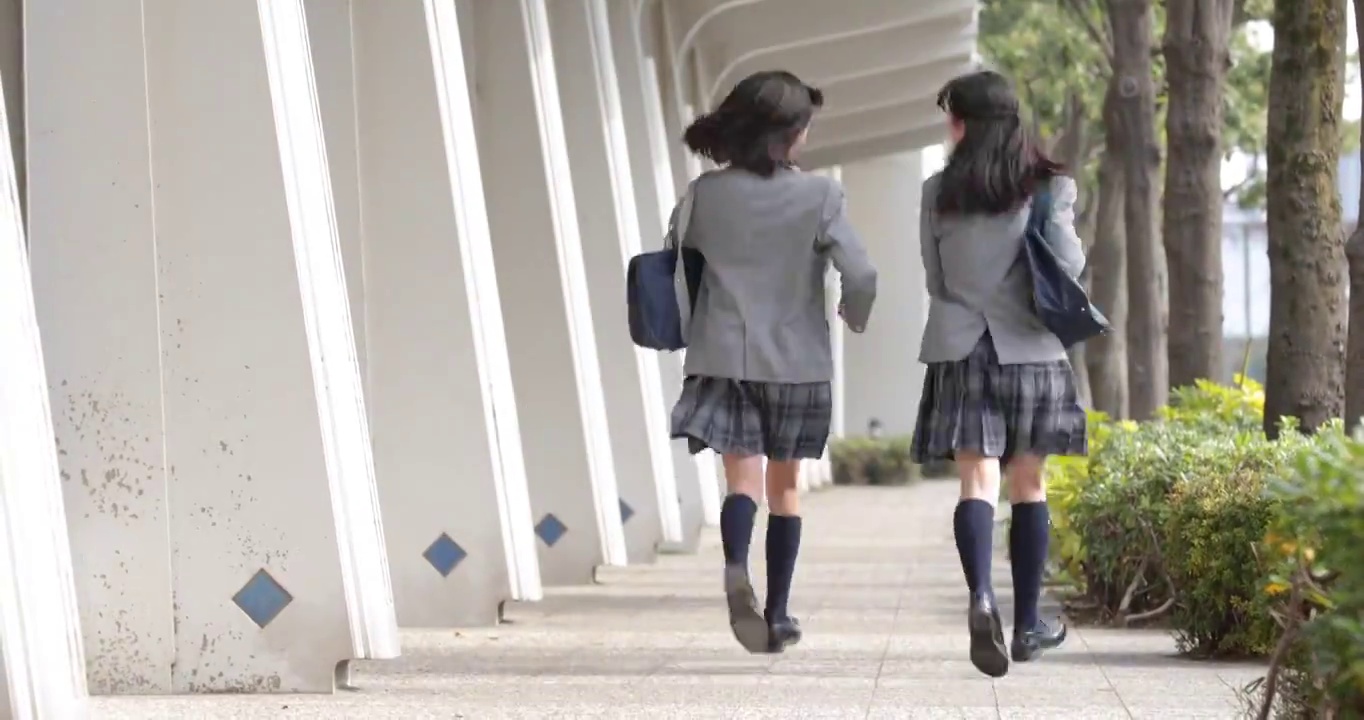 日本学生在东京市中心跑步视频下载