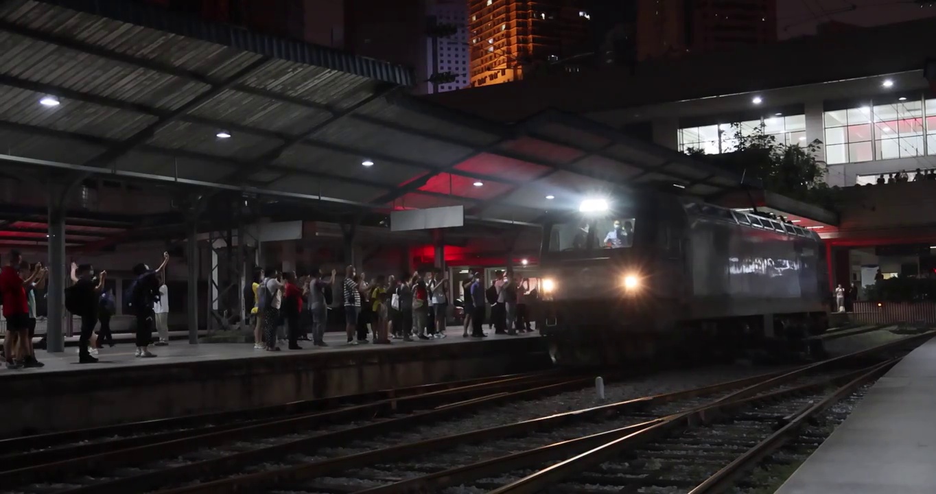 重庆站（菜园坝火车站）：调度中的火车头视频素材
