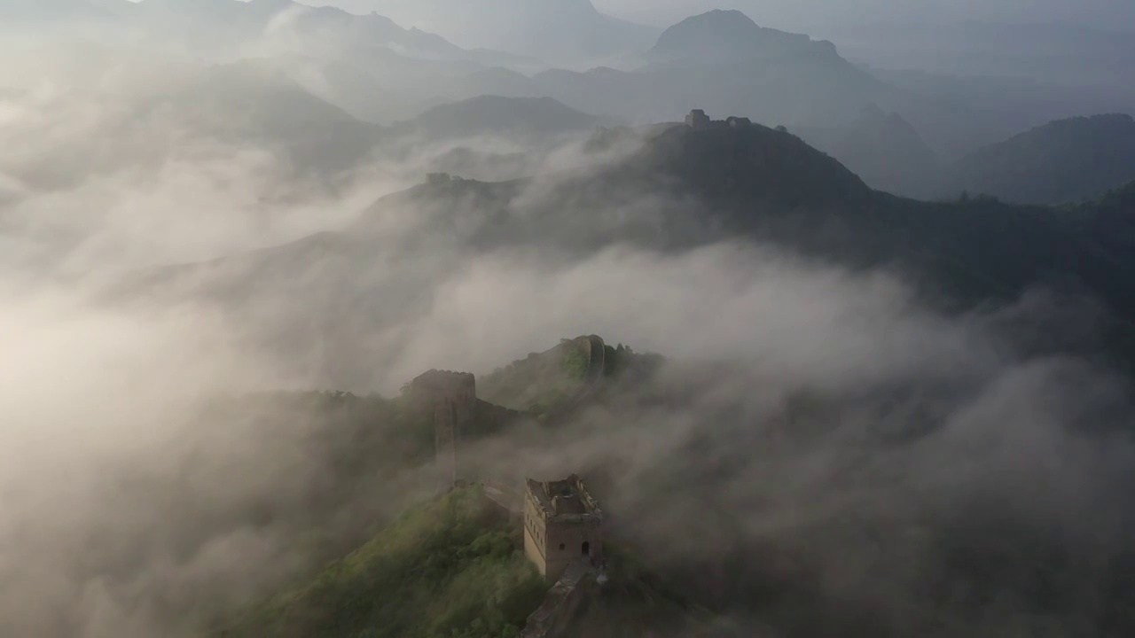 中国历史文化长城古代长城日出长城云海日出视频素材