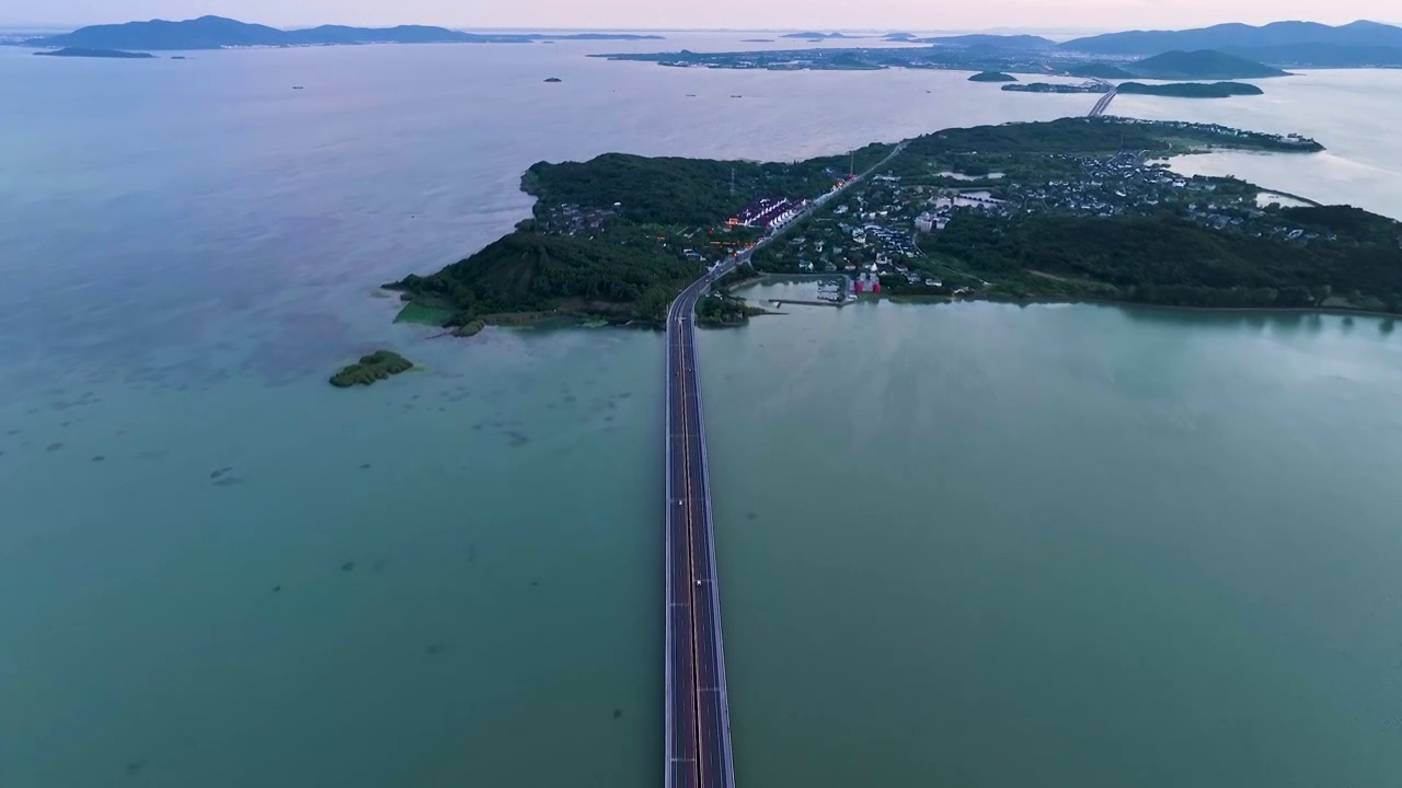 江苏苏州太湖大桥航拍，西山岛视频素材