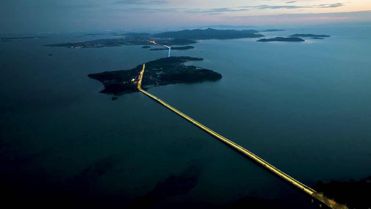 江苏苏州太湖大桥航拍，西山岛视频素材