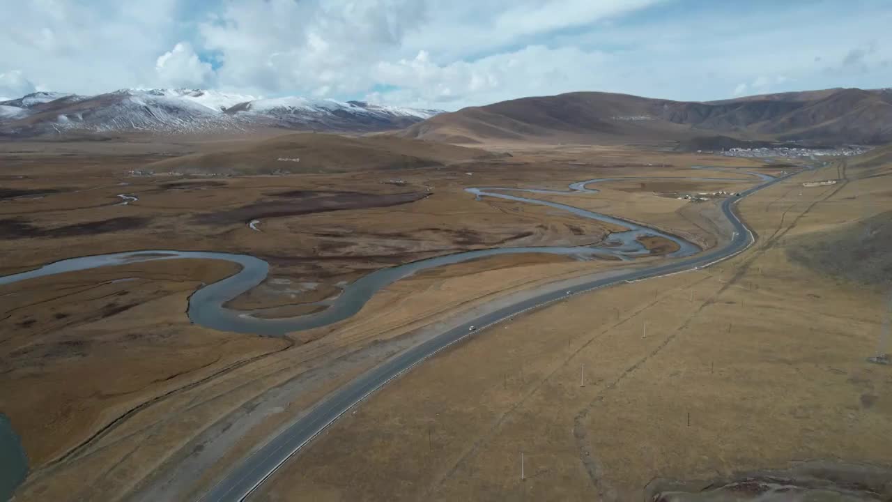 青海玉树G215青藏高原自然风光视频素材