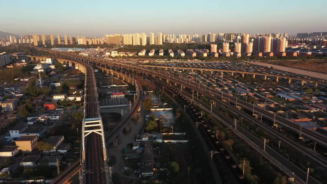 河北省秦皇岛城市高铁视频视频素材