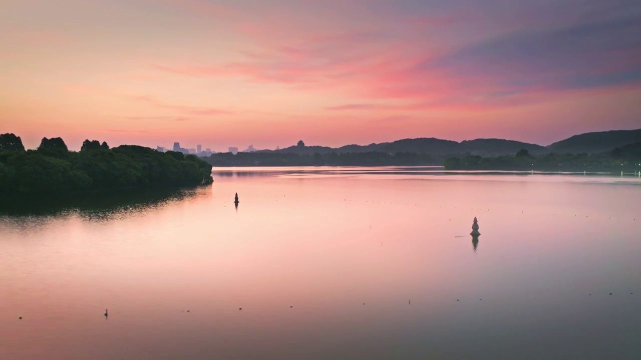 三潭印月 西湖的早霞视频素材