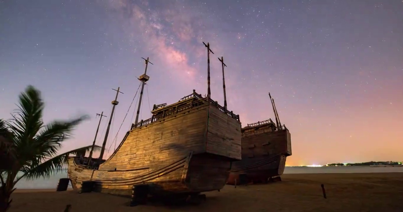 三娘湾古渔船银河大范围移动延时视频下载