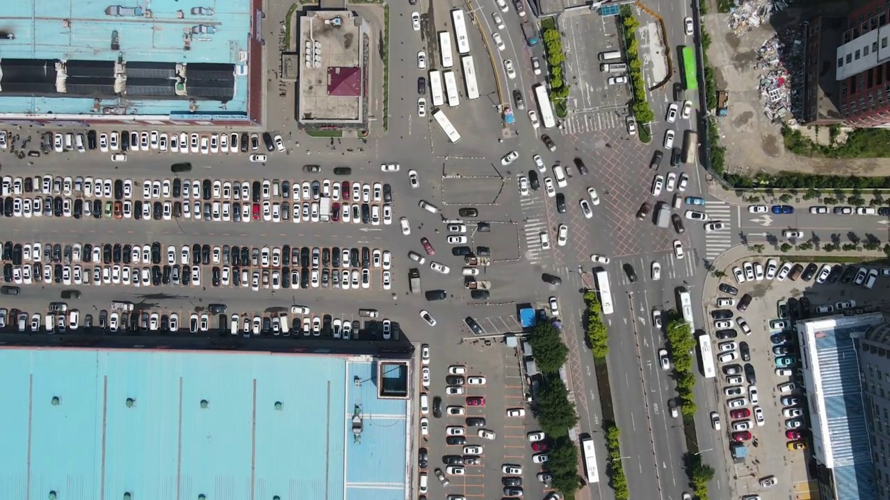 路口 停车场 延时 俯拍 俯瞰 无人机 车流 交通视频素材