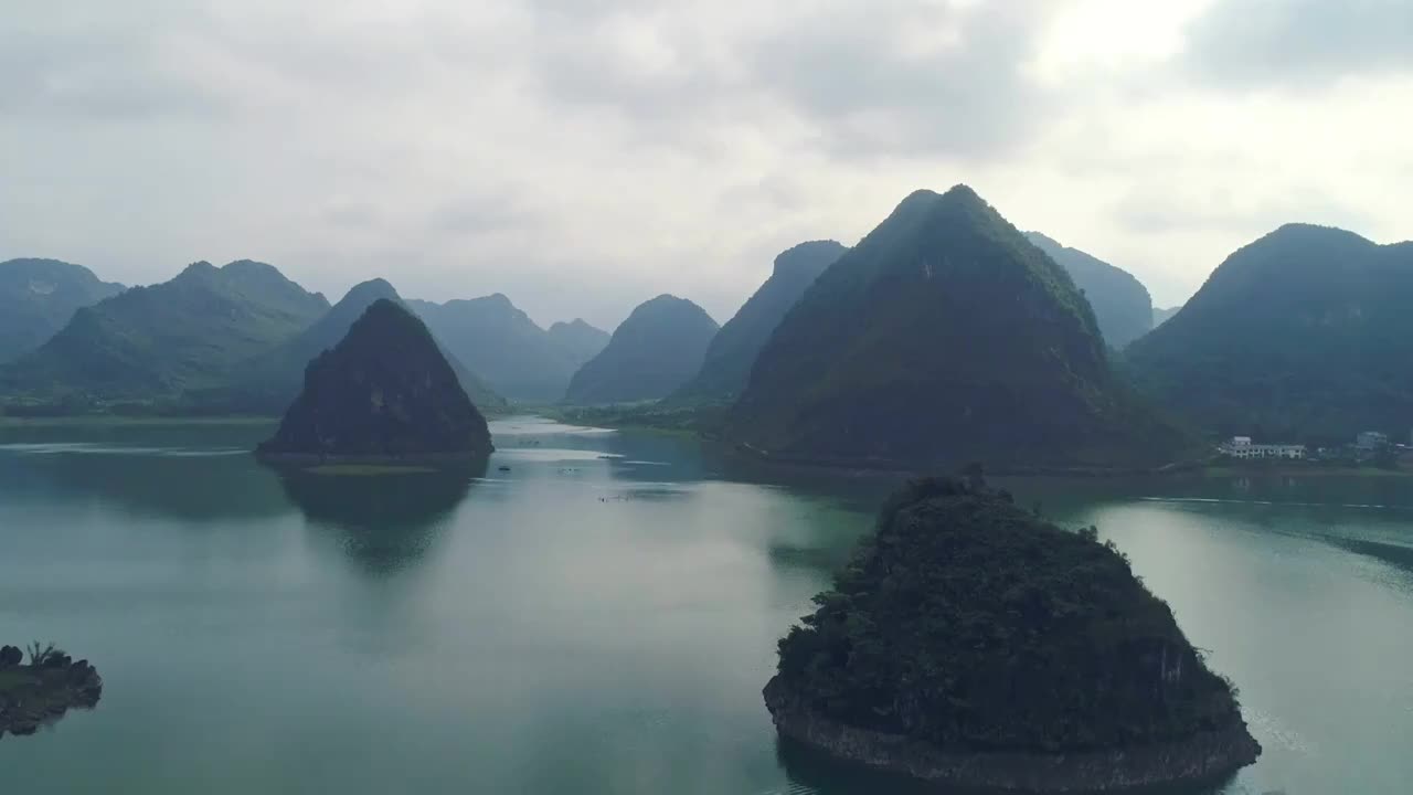 广西靖西渠洋湖自然风光航拍视频素材