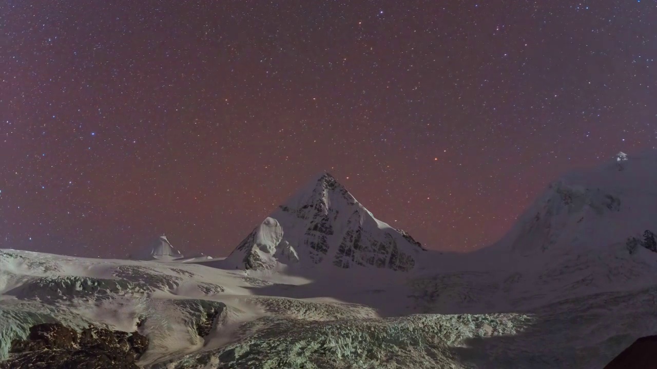 中国西藏萨普星空延时，萨普雪山背景视频素材